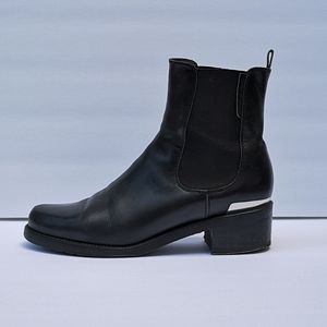 Stuart Weitzman Chelsea Boots
